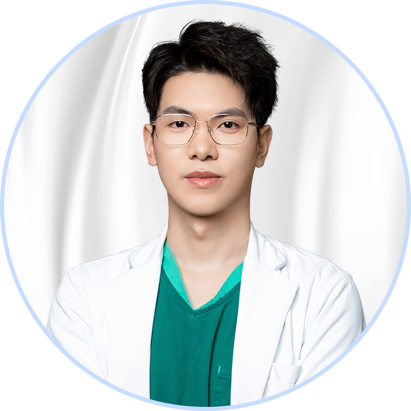 李伟