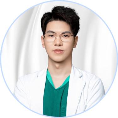 李伟