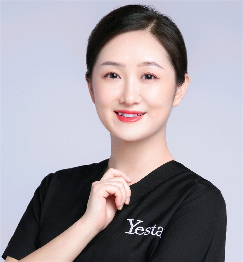 吕瑛